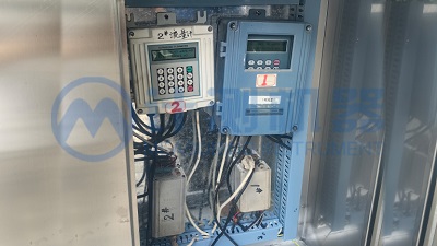 超声波流量计怎样产生输出报警信号？举例说明